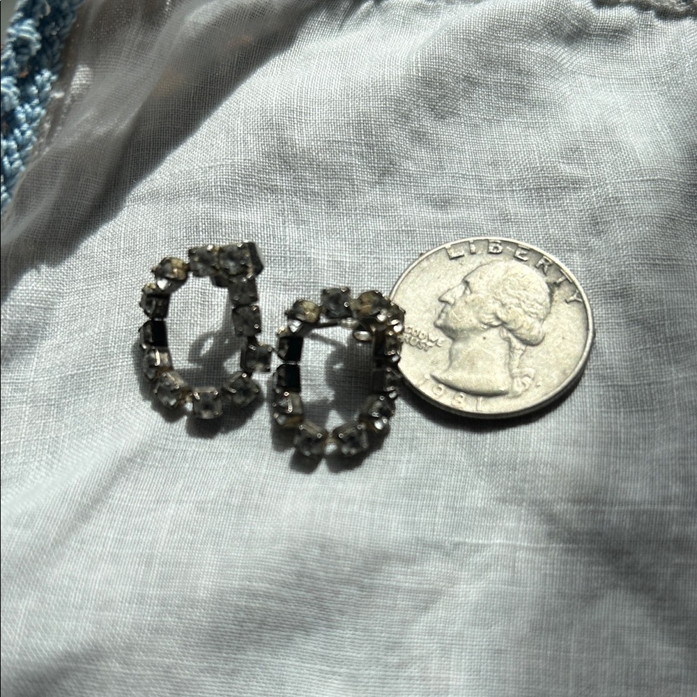 Elegant Silver and rhinestone circle dangle vintage pierced Earrings